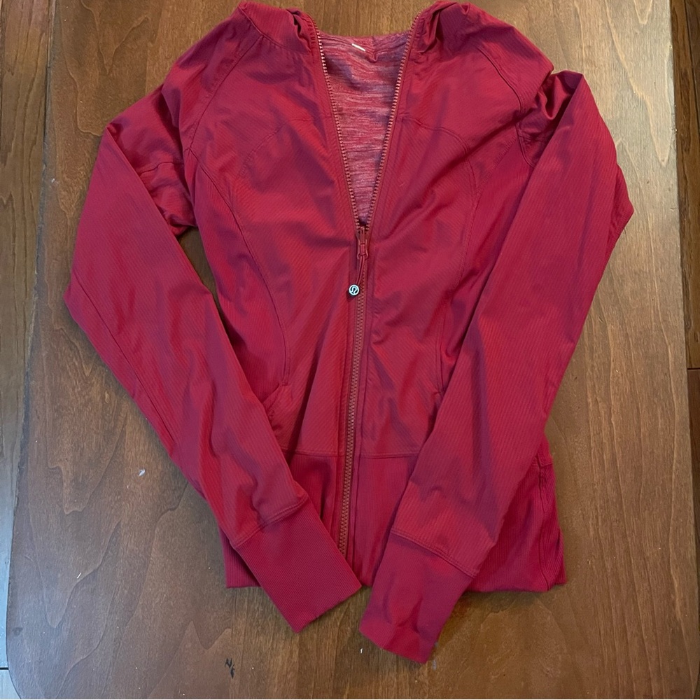 Lululemon size 4 in flux cranberry reversible jacket